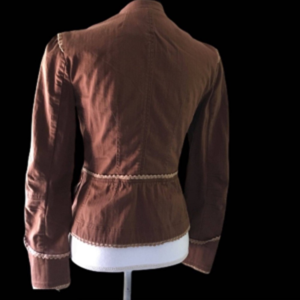 Lightweight jacket - Picture 12 of 13